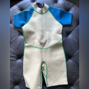 Kids wetsuit size 9/10